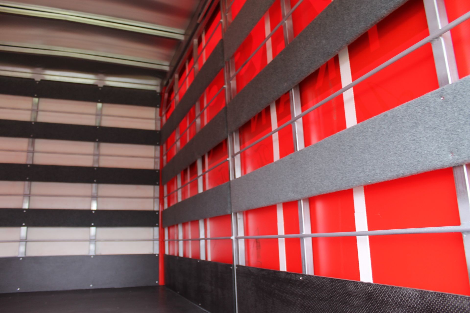 Drop-in tie rail gates