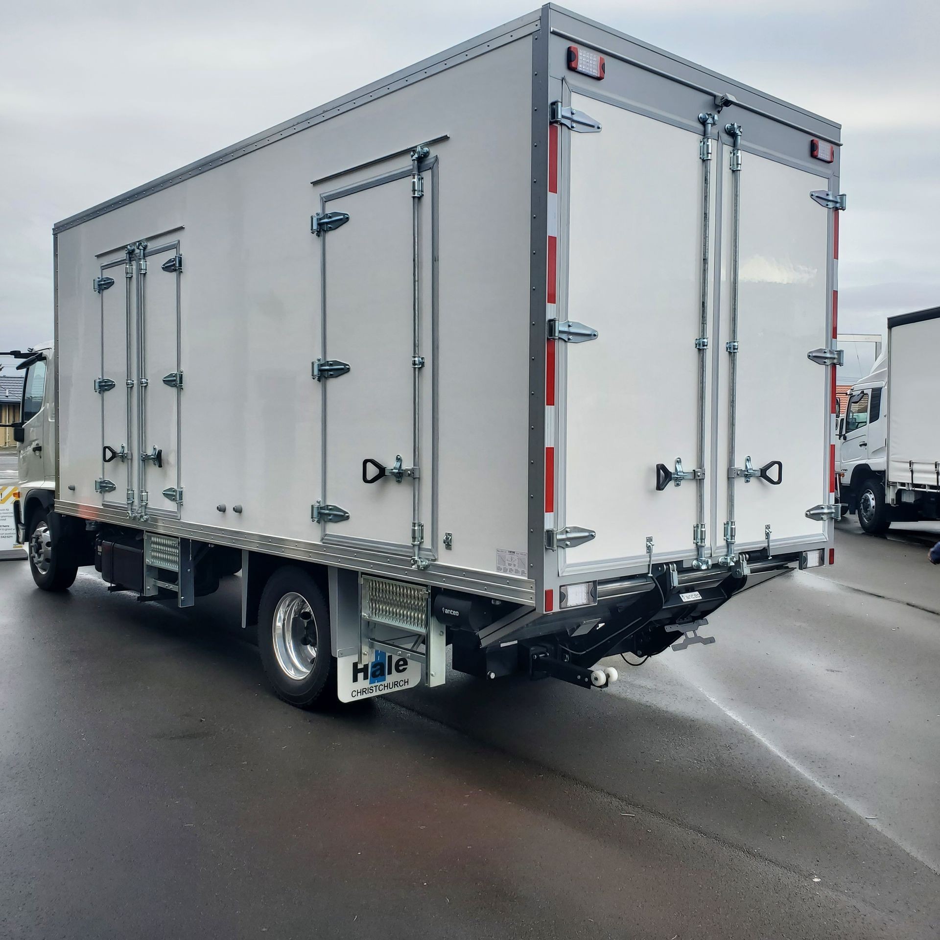 Chiller Body Truck